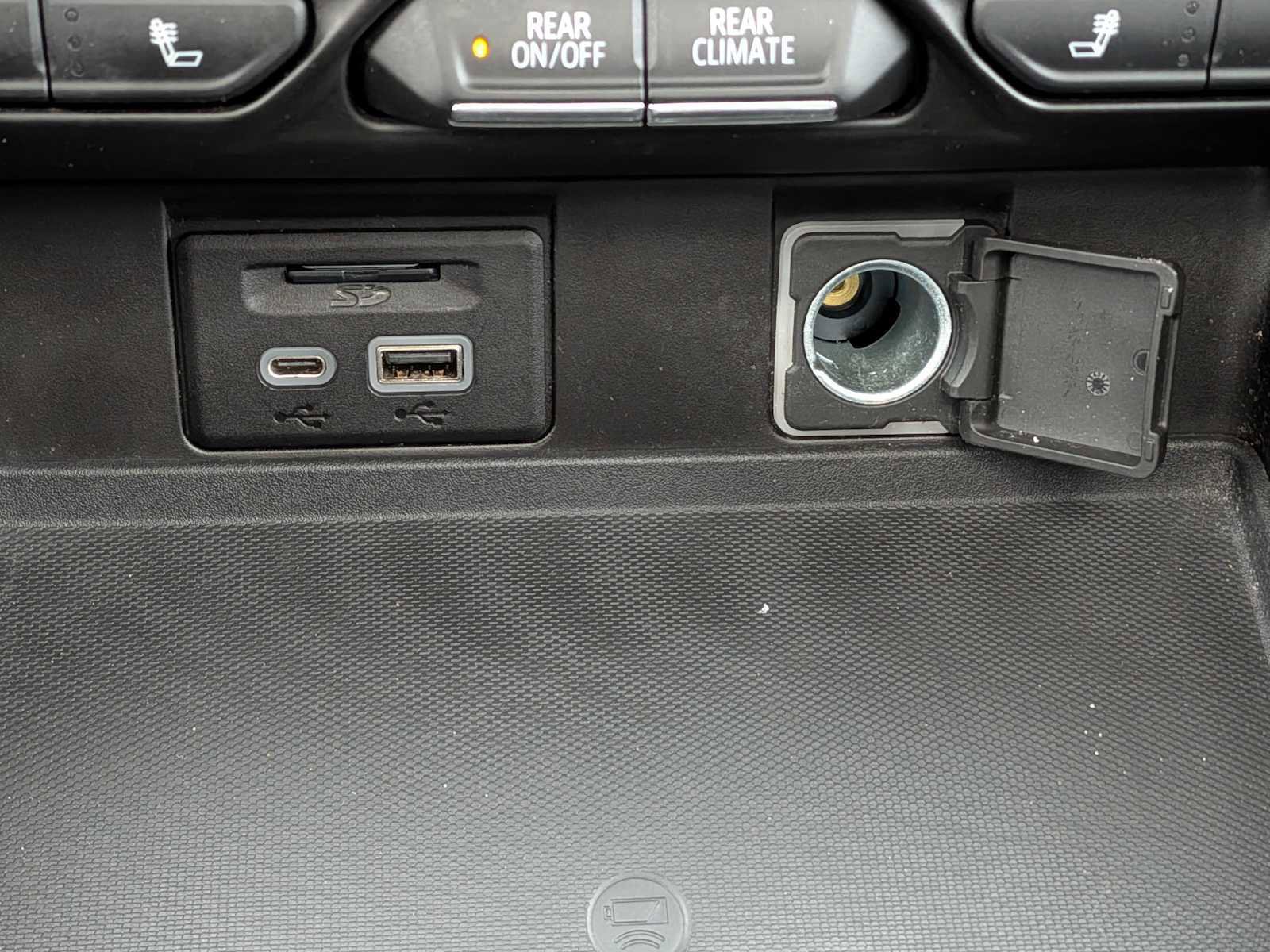 Used 2021 Chevrolet Tahoe Z71 w/ Z71 Off-Road Package image 35