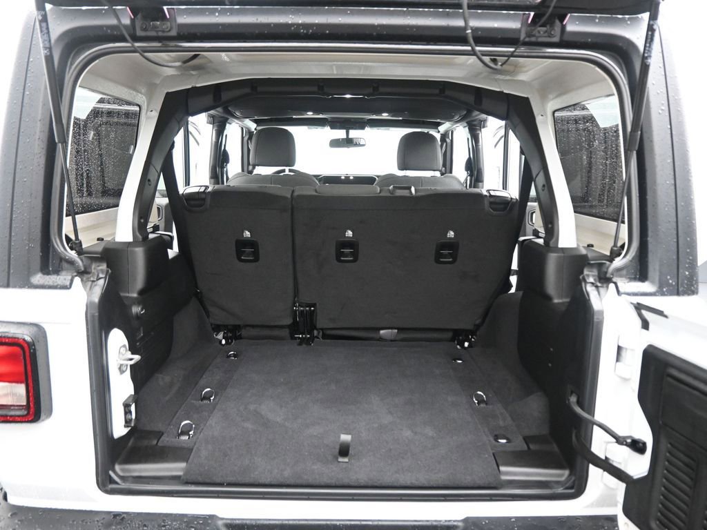 Used 2025 Jeep Wrangler Sport image 19