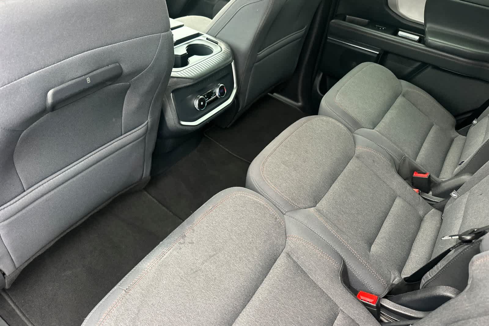 Certified 2025 Ford Expedition Active AWD/4WD image 4