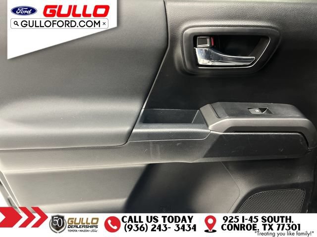 Used 2018 Toyota Tacoma TRD Off-Road w/ Technology Package AWD/4WD image 17