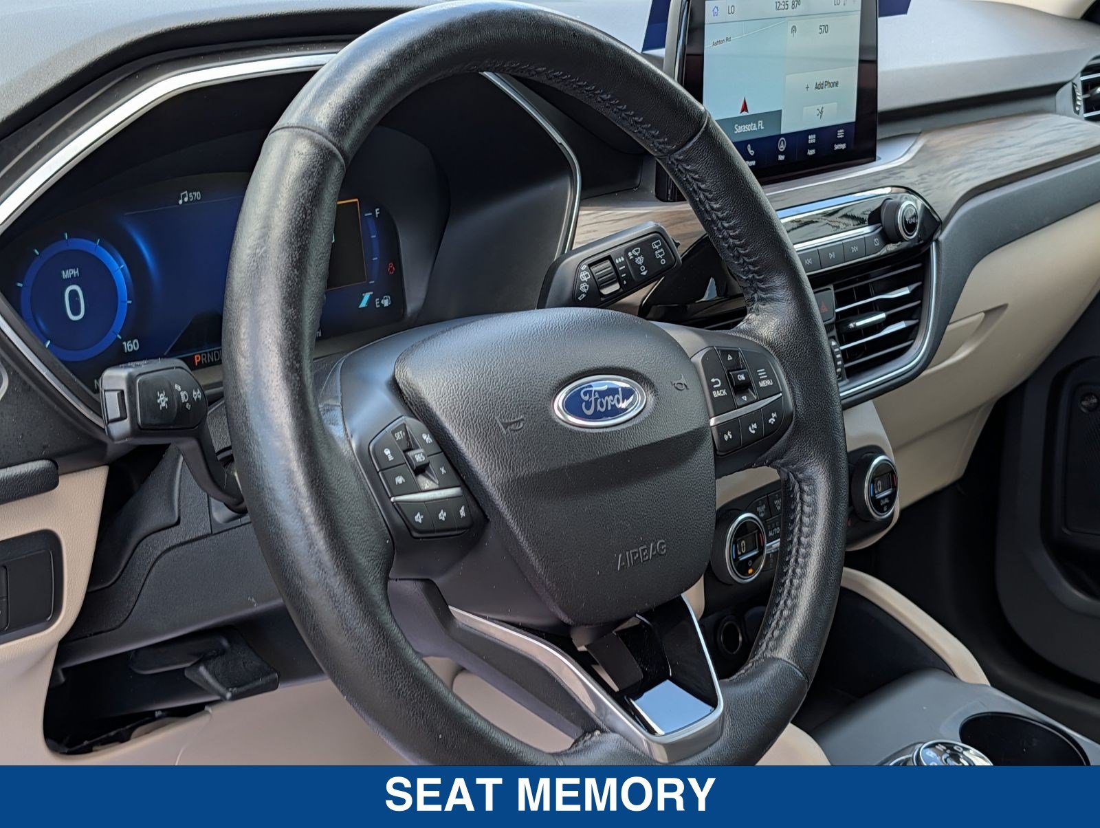 Certified 2020 Ford Escape Titanium FWD image 23
