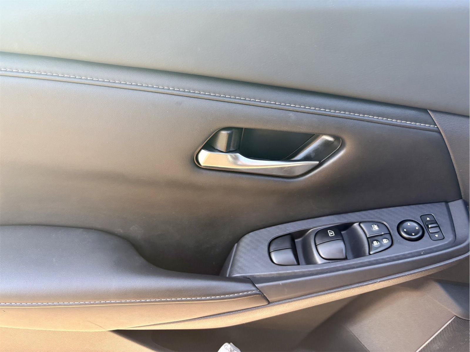 Used 2022 Nissan Sentra SV FWD image 15