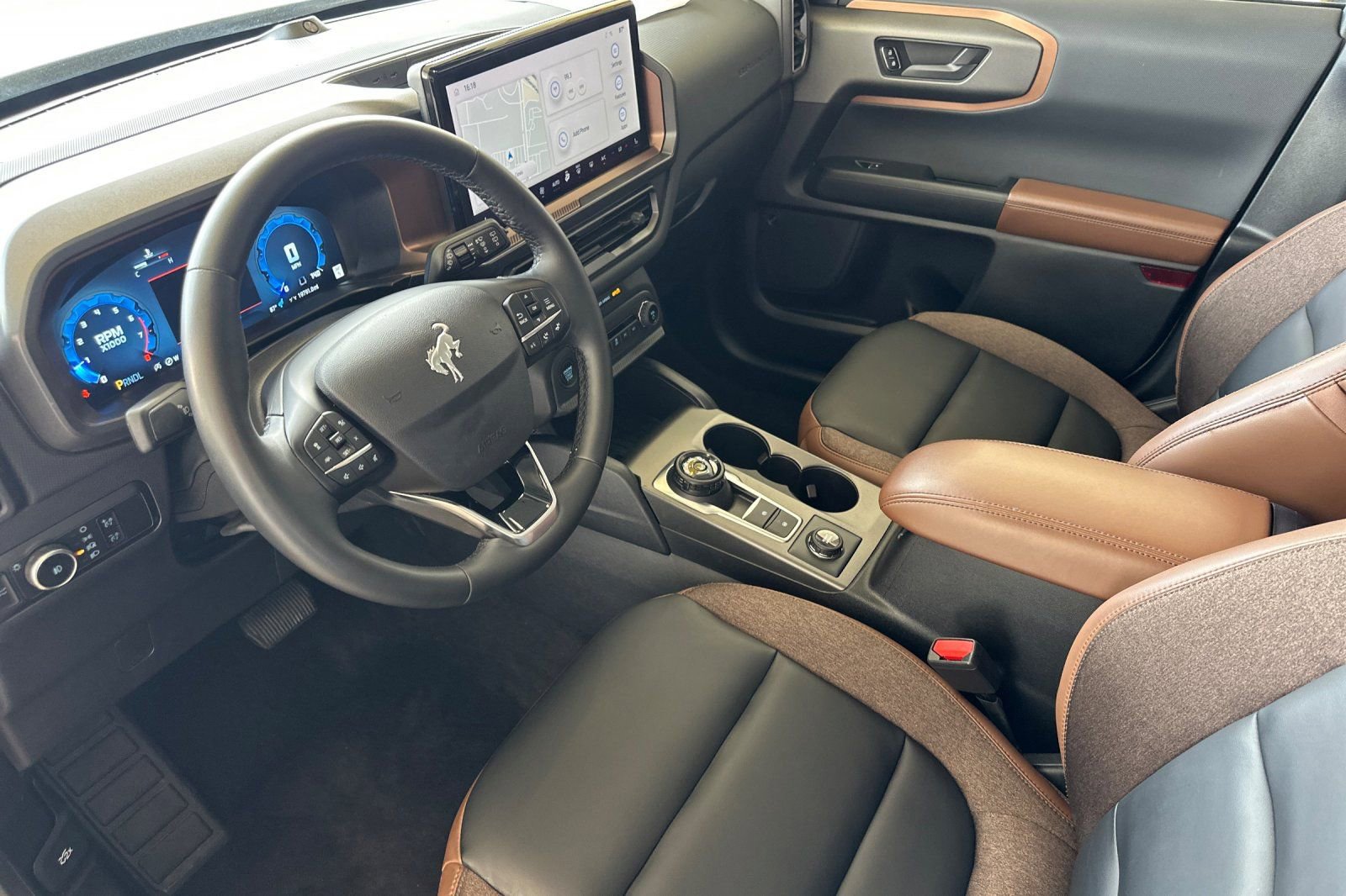 Certified 2025 Ford Bronco Sport Outer Banks w/ Outer Banks Tech Package+ AWD/4WD image 9