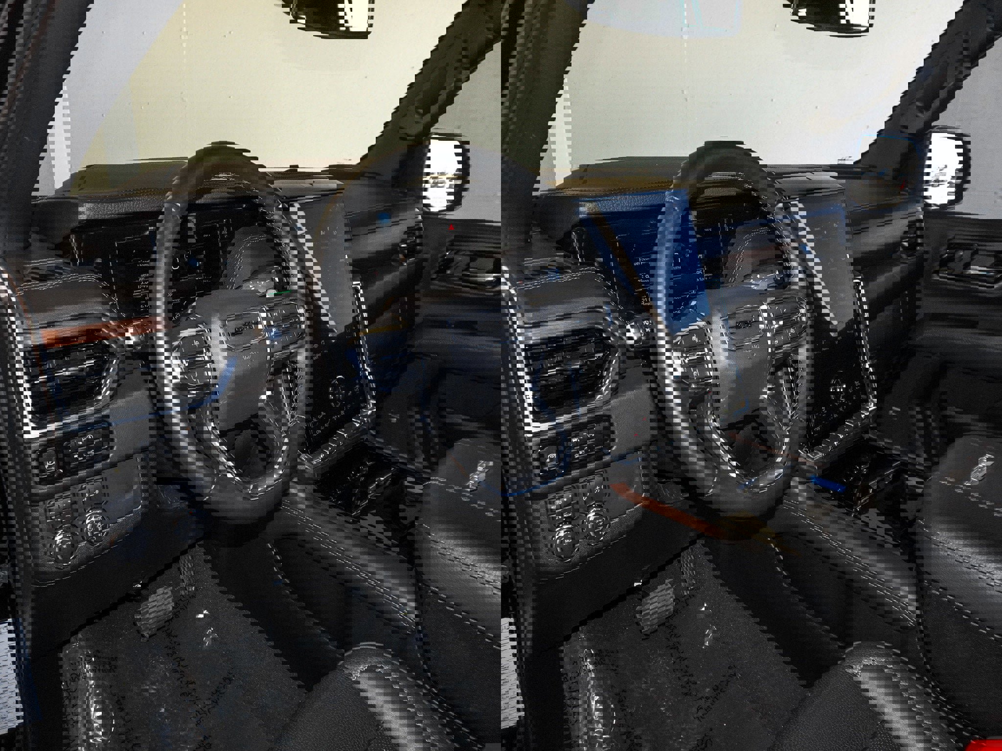 Used 2025 GMC Yukon Denali image 21