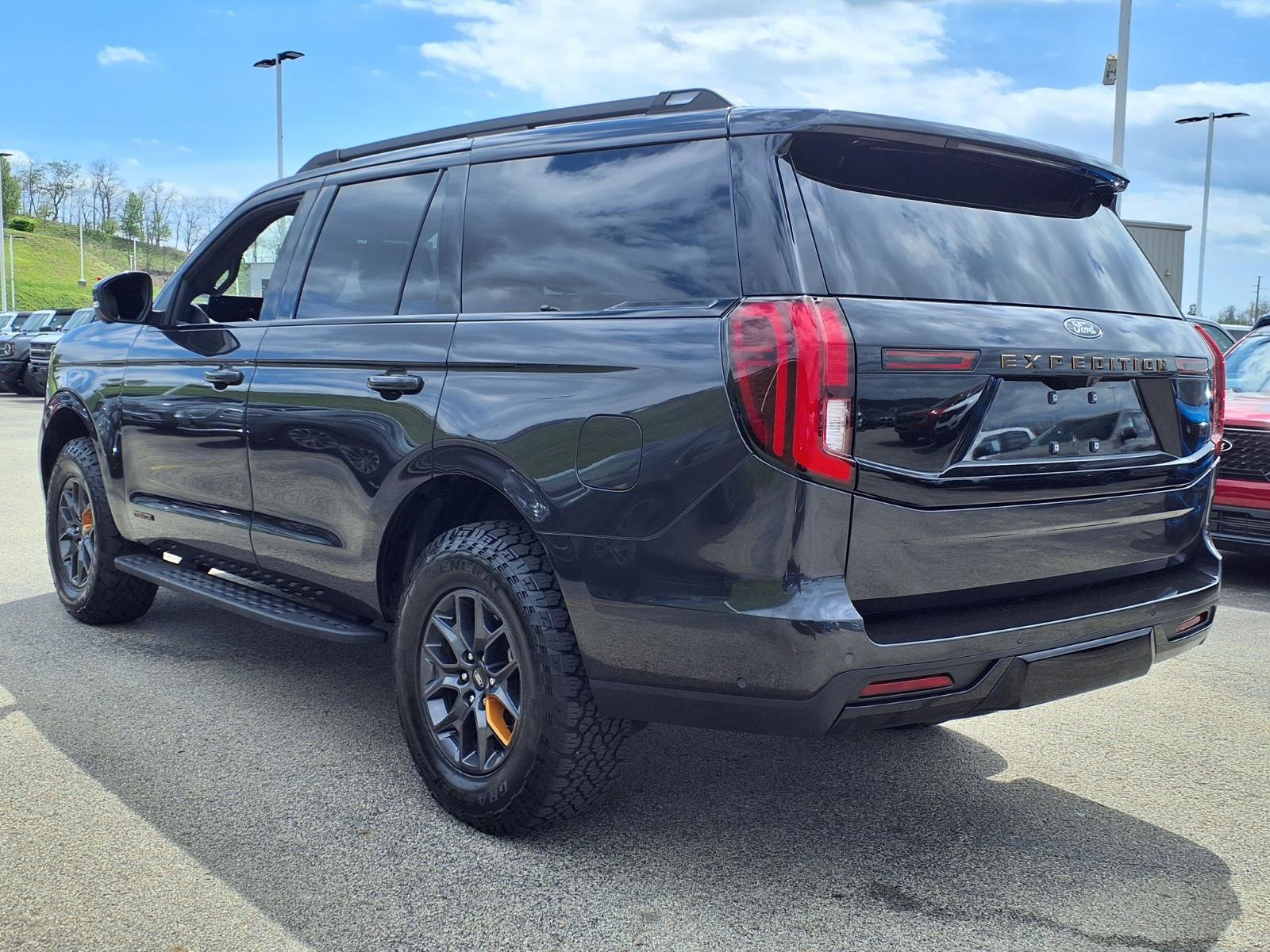Certified 2025 Ford Expedition Tremor AWD/4WD image 2