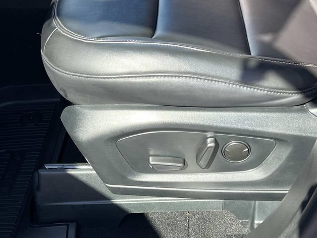 Certified 2024 Ford Explorer XLT w/ Equipment Group 202A AWD/4WD image 18