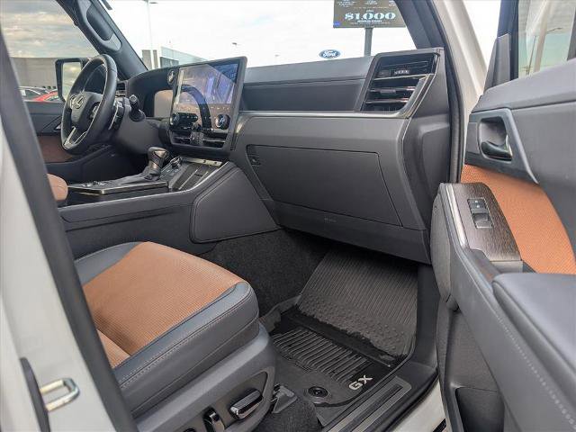 Used 2024 Lexus GX 550 image 26