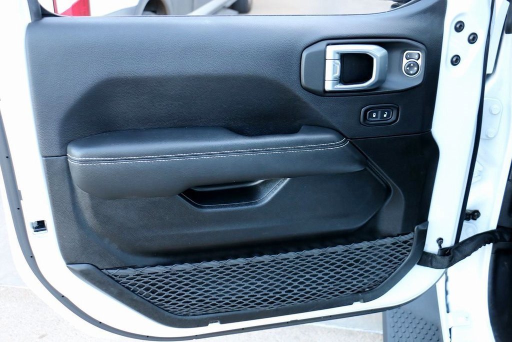 Used 2023 Jeep Wrangler Unlimited Sahara w/ Cold Weather Group image 18