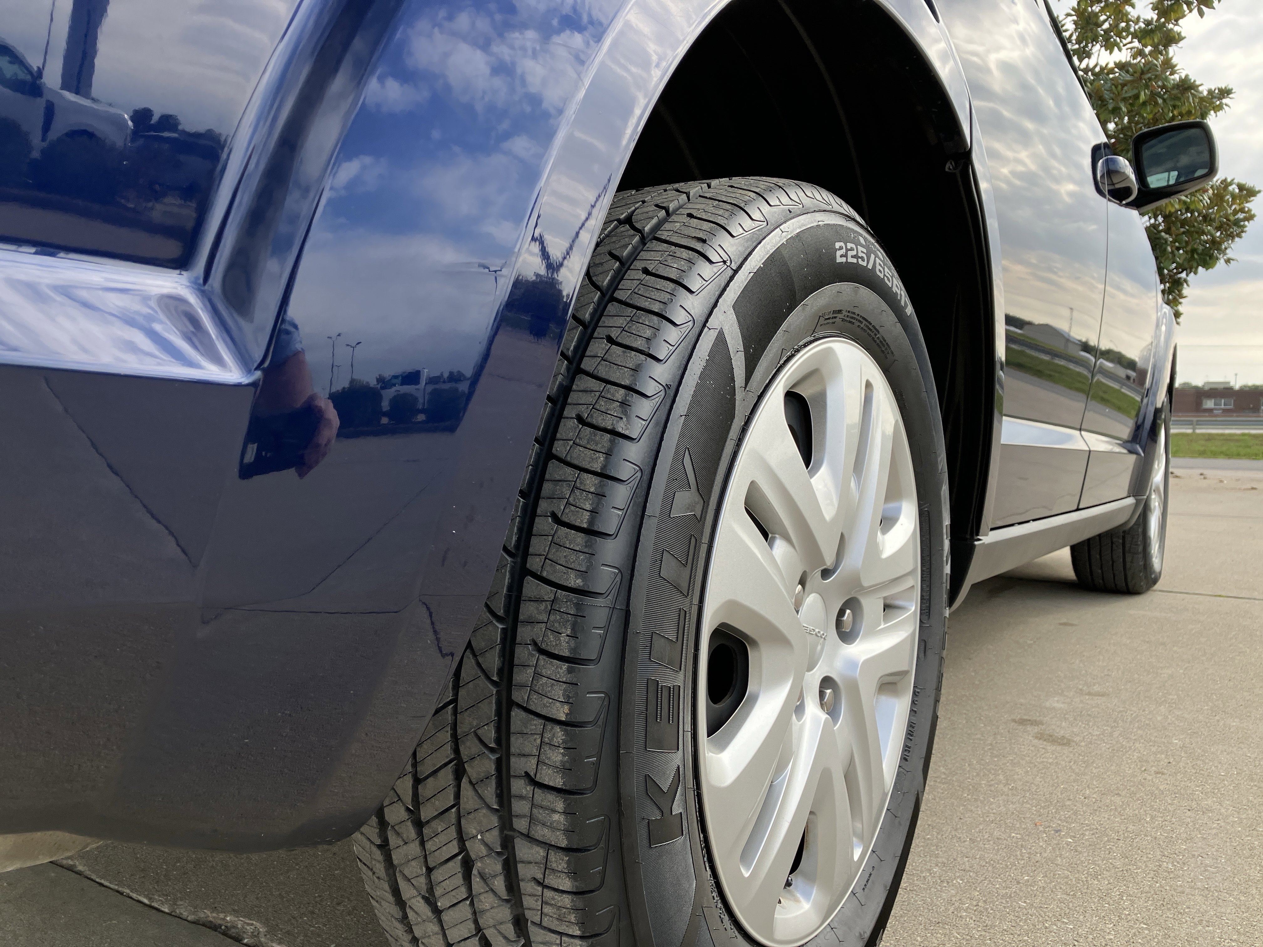 Used 2020 Dodge Journey SE image 13