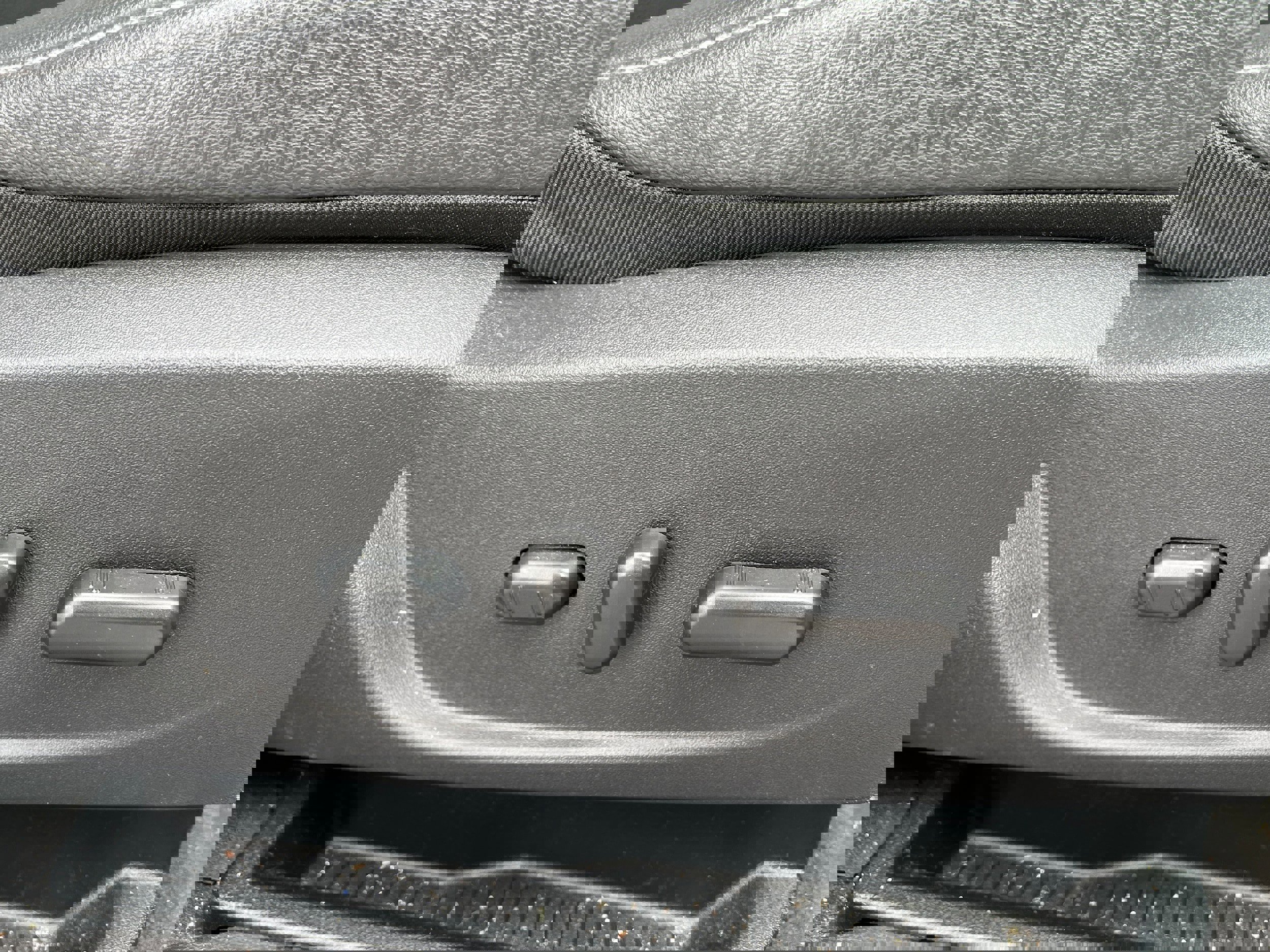 Certified 2018 Ford Escape Titanium w/ Ford Safe & Smart Package image 19