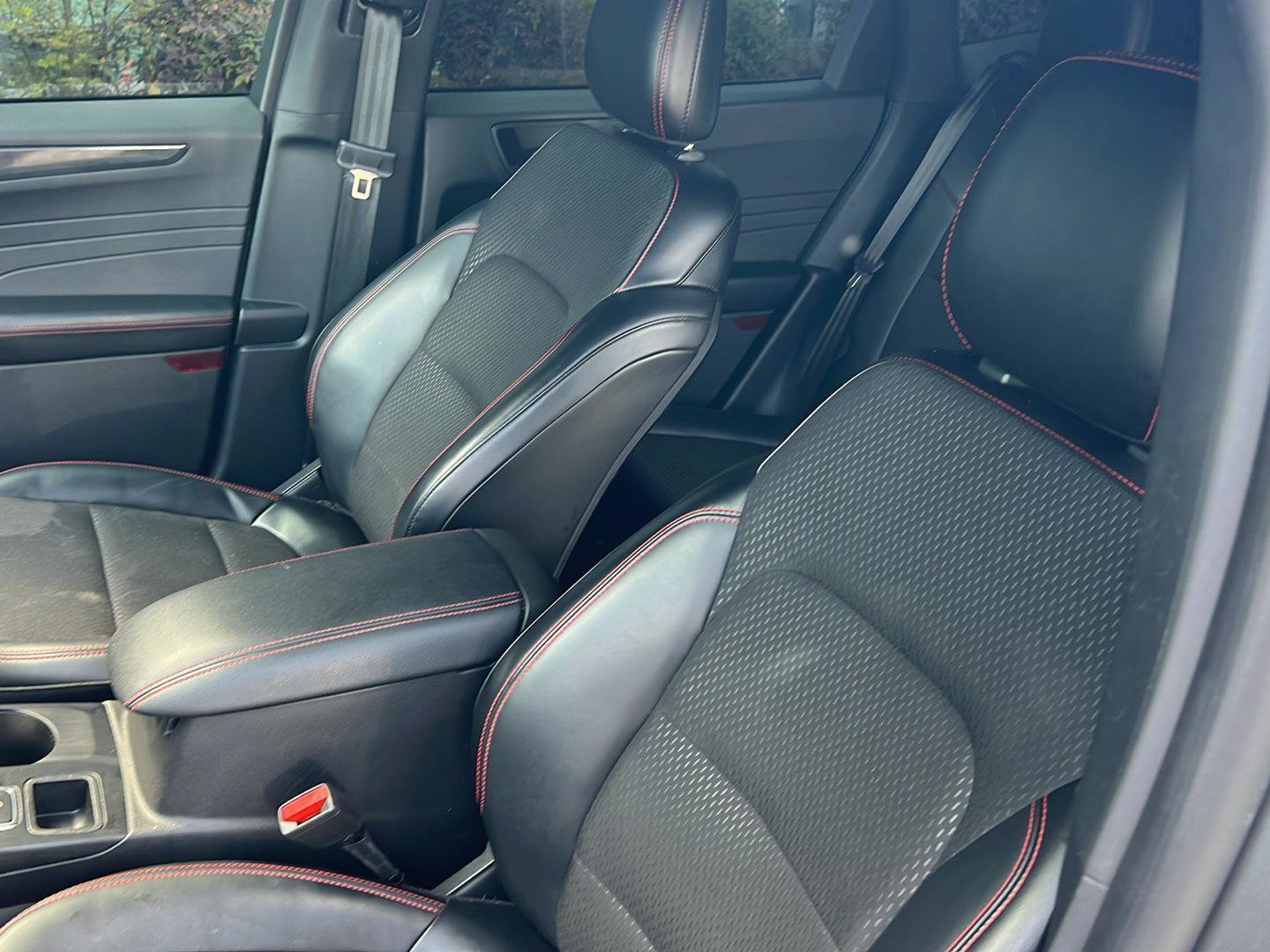 Certified 2025 Ford Escape ST-Line w/ Tech Pack #1 FWD image 29