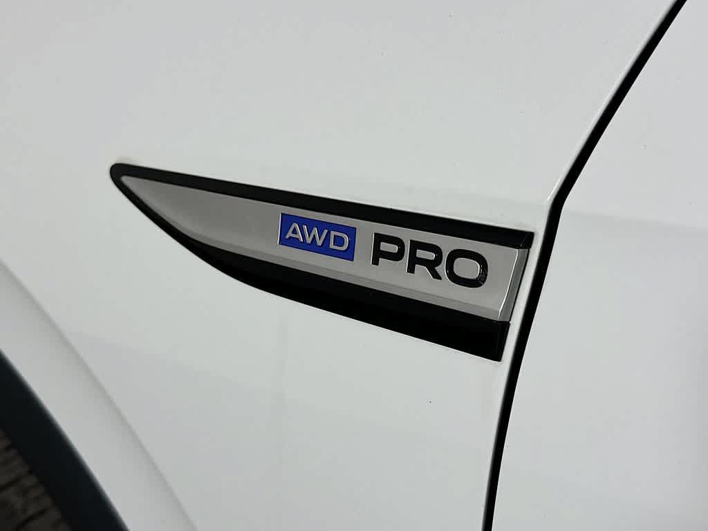 Used 2023 Volkswagen ID.4 Pro AWD/4WD image 7