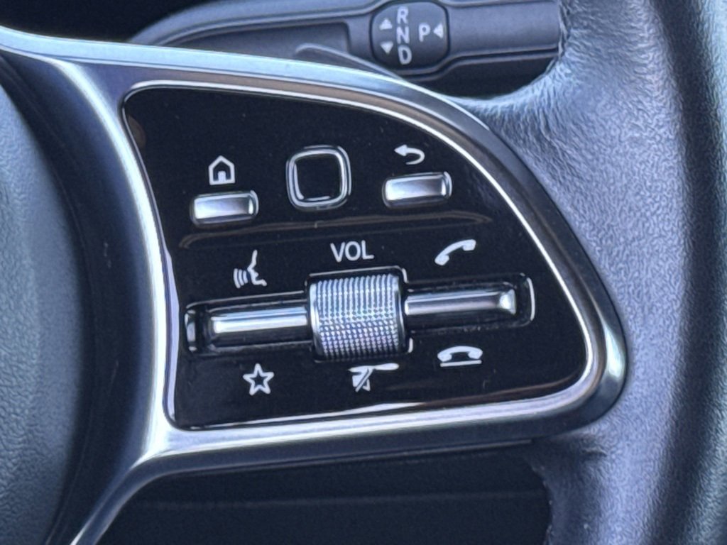 Used 2023 Mercedes-Benz EQB 300 300 image 23