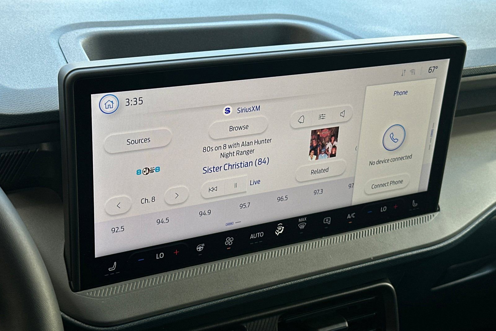 Certified 2025 Ford Maverick Lariat w/ Black Appearance Package image 16