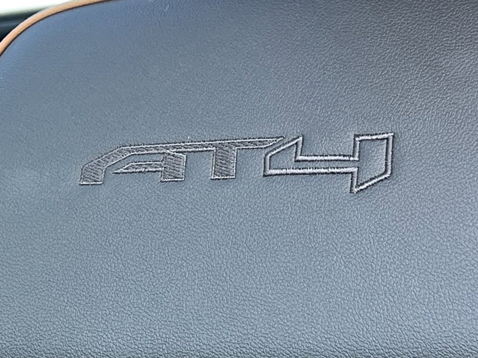 Used 2023 GMC Yukon XL AT4 image 23