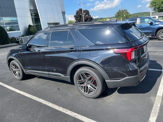 Certified 2025 Ford Explorer ST-Line w/ Premium Package AWD/4WD image 5