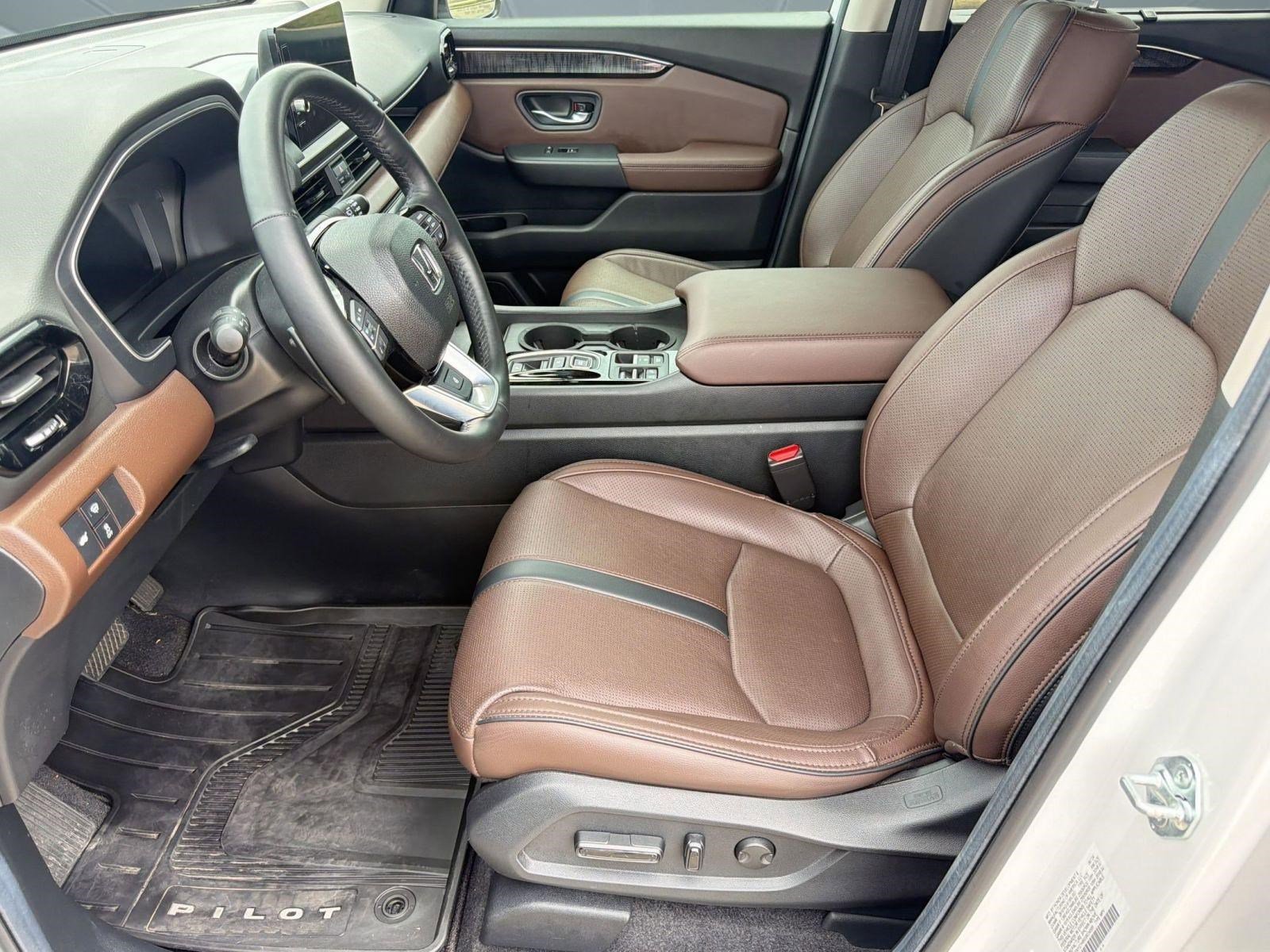 Used 2025 Honda Pilot Elite image 5