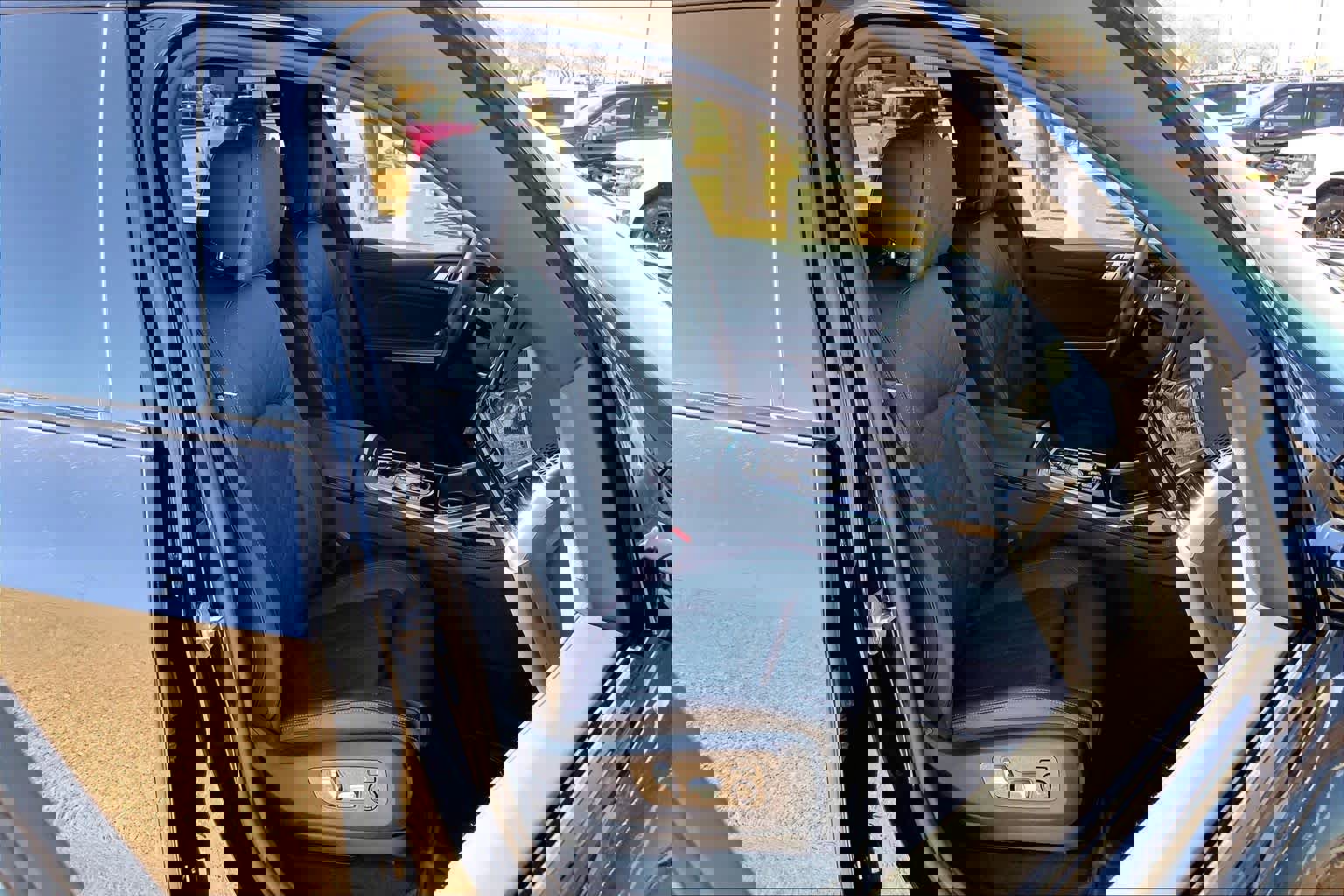 Used 2025 BMW X7 xDrive40i w/ Executive Package image 10