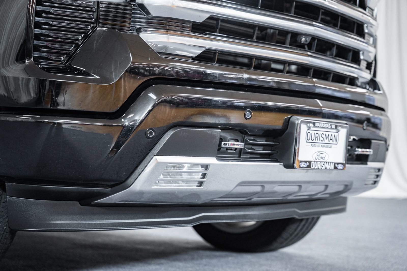 Used 2023 Chevrolet Silverado 1500 High Country w/ High Country Premium Package image 13