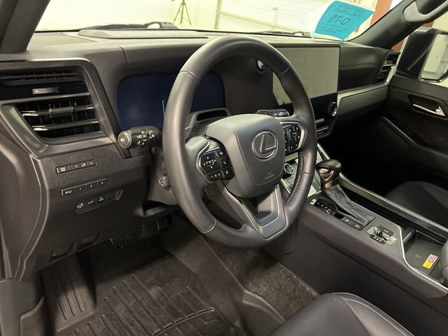 Used 2024 Lexus GX 550 w/ Accessory Package (Z1) AWD/4WD image 12