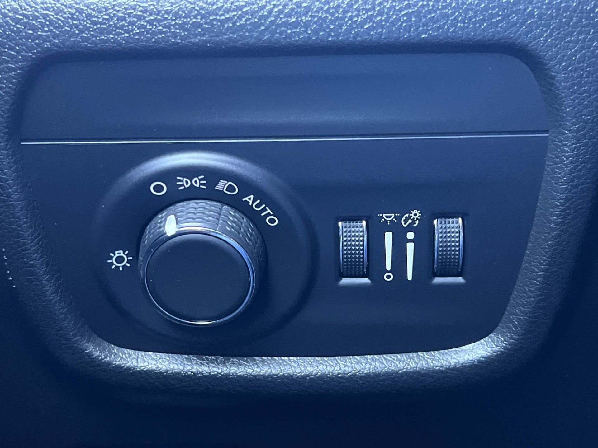 Used 2024 Jeep Grand Cherokee Altitude image 22