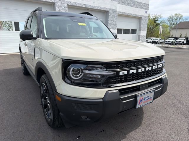 Certified 2025 Ford Bronco Sport Outer Banks w/ Outer Banks Tech Package+ AWD/4WD image 2