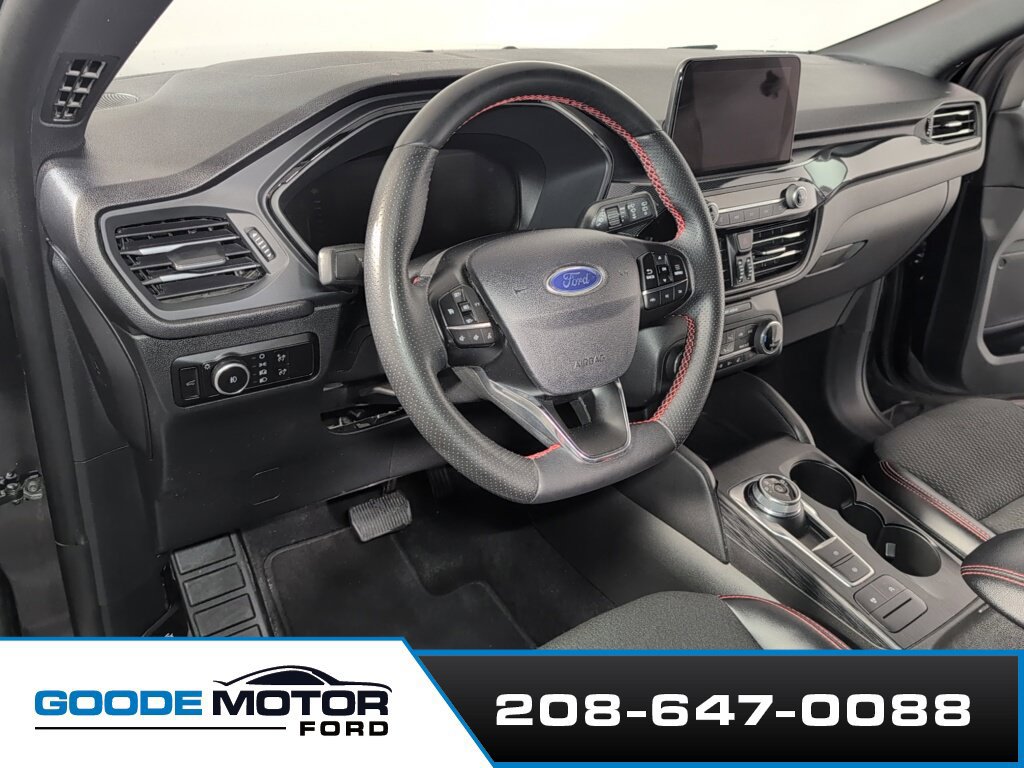 Certified 2025 Ford Escape ST-Line Select AWD/4WD image 8