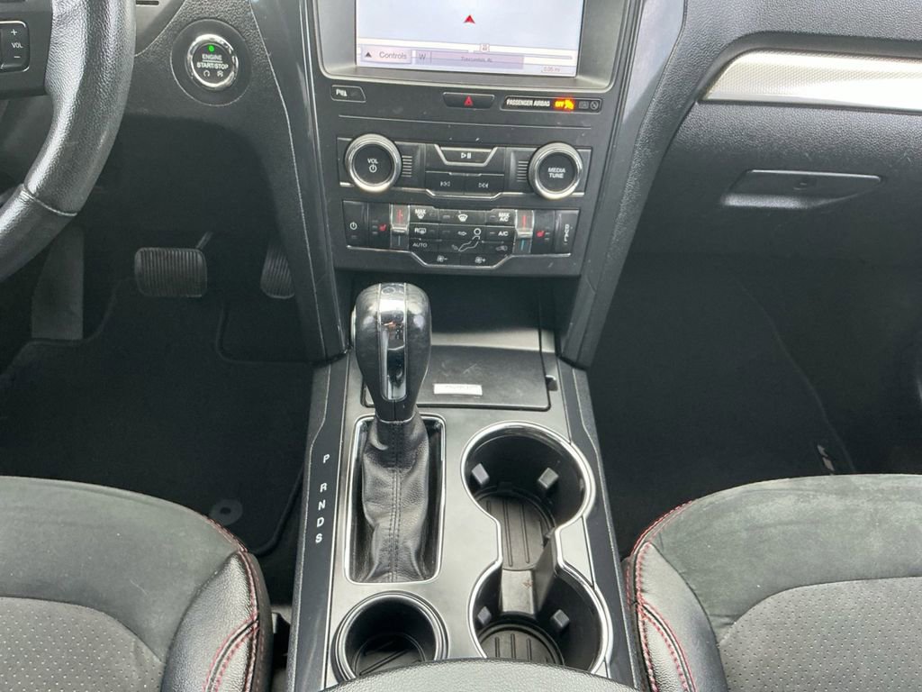 Certified 2019 Ford Explorer XLT w/ Equipment Group 202A FWD image 20