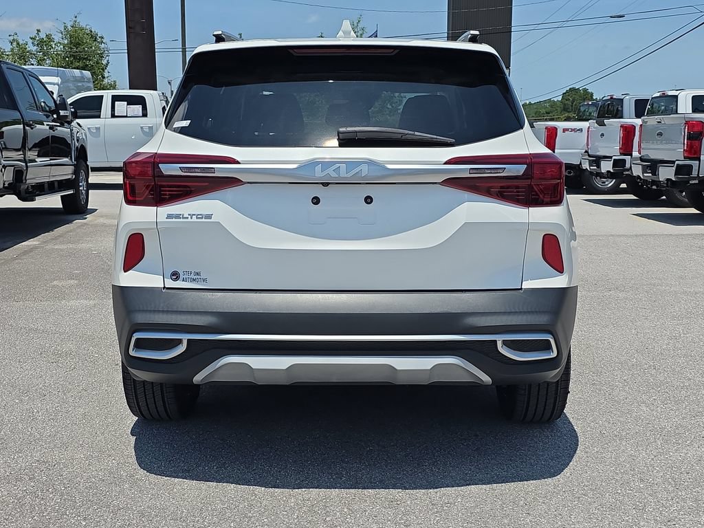 Used 2023 Kia Seltos SX w/ SX Sunroof Package AWD/4WD image 6