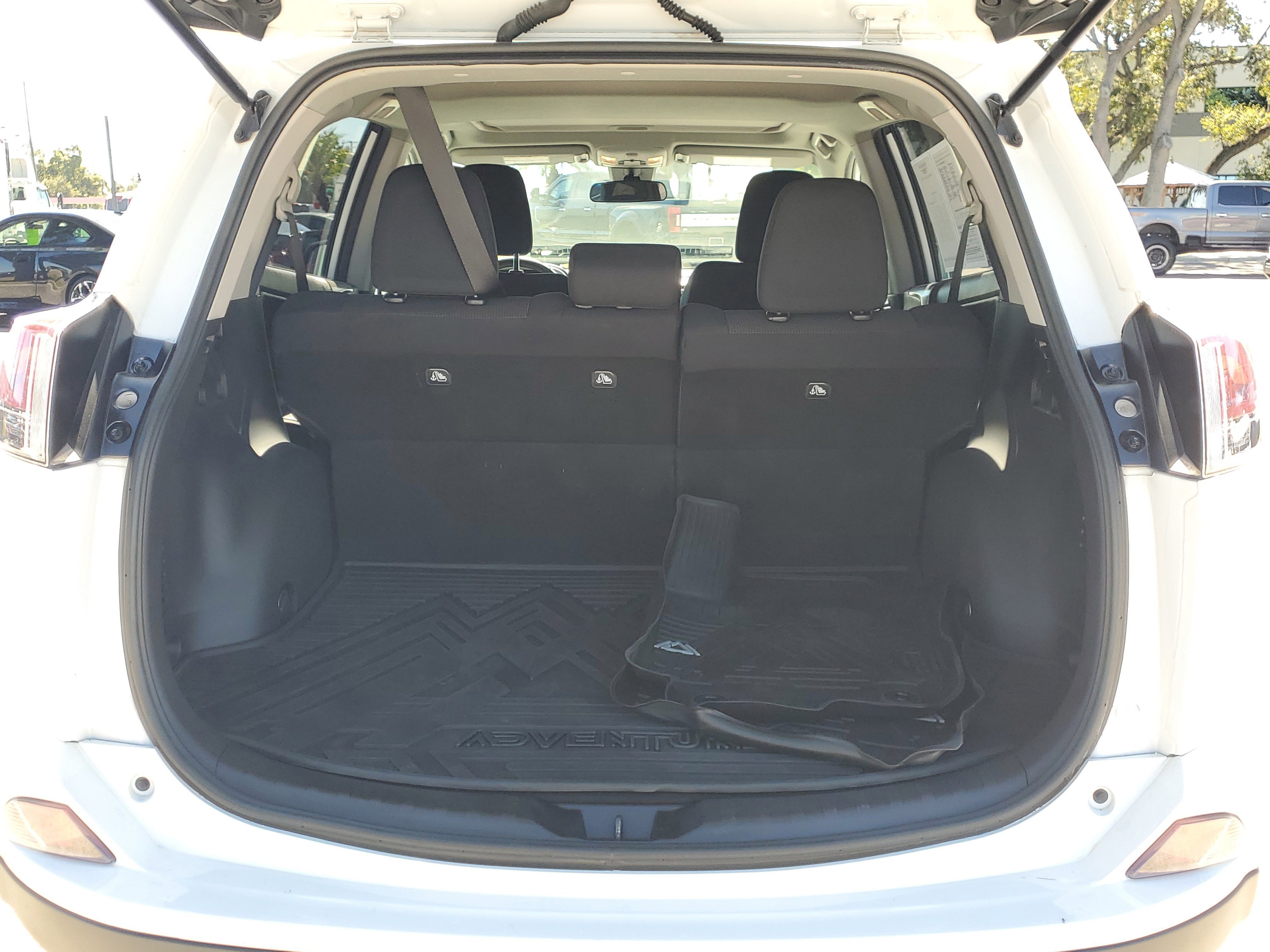 Used 2018 Toyota RAV4 Adventure image 11