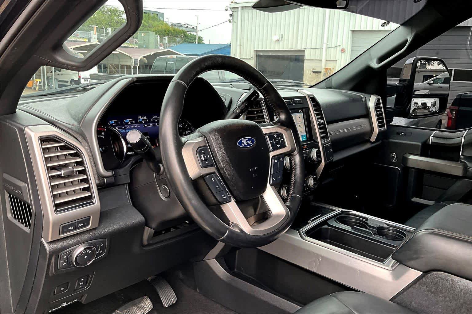 Certified 2019 Ford F350 Platinum w/ Platinum Ultimate Package AWD/4WD image 18