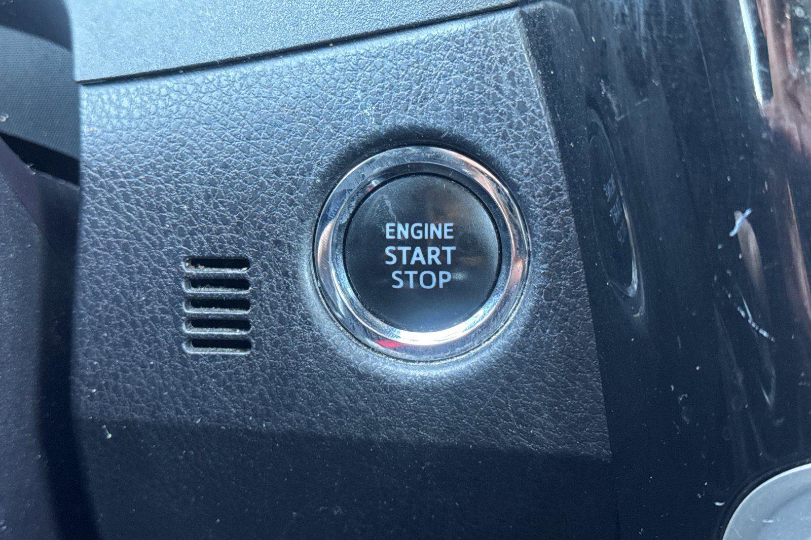 Used 2017 Toyota Corolla SE image 17