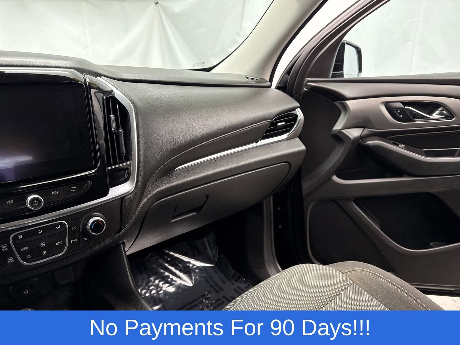 Used 2018 Chevrolet Traverse LT image 20