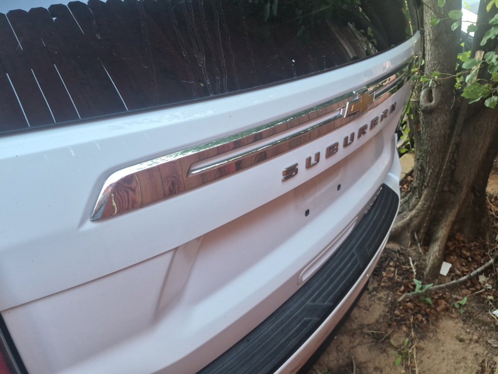 Used 2024 Chevrolet Suburban Premier RWD image 15