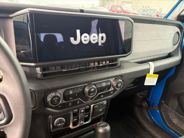 Used 2024 Jeep Gladiator Sport image 14