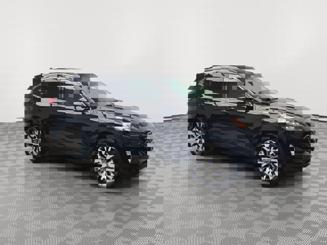 Certified 2022 Ford Escape Titanium w/ Class II Trailer Tow Package image 39