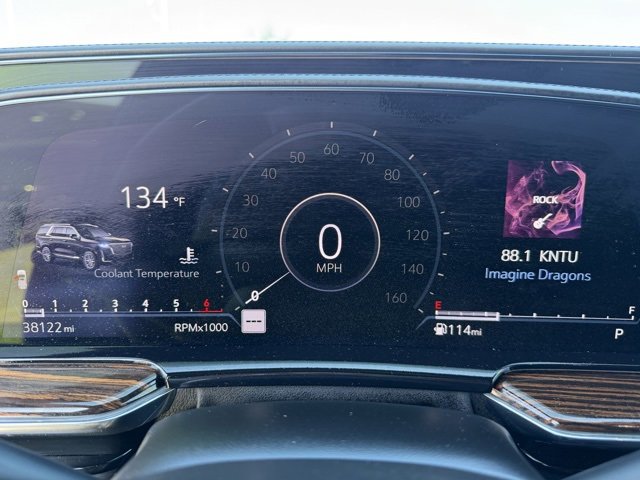 Used 2021 Cadillac Escalade Luxury image 16