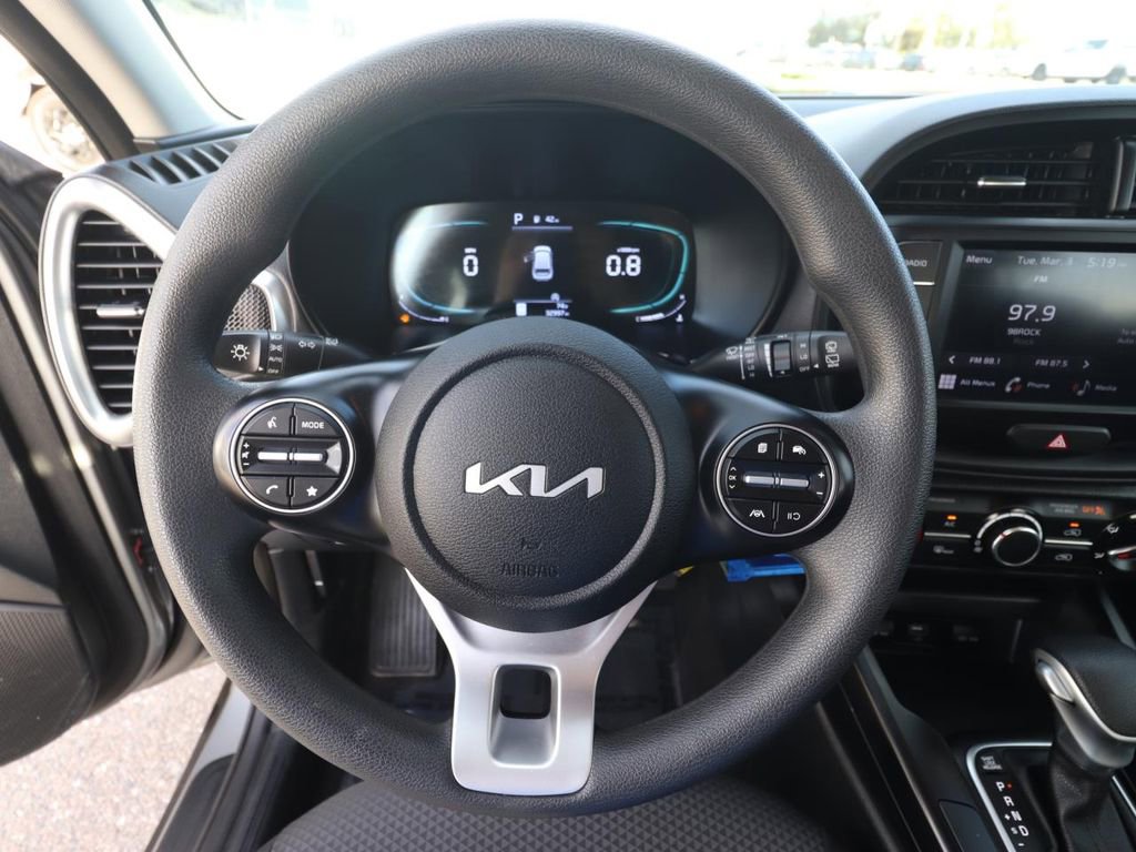 Used 2025 Kia Soul LX w/ LX Technology Package image 17