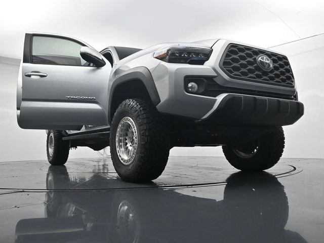 Used 2023 Toyota Tacoma TRD Off-Road AWD/4WD image 30