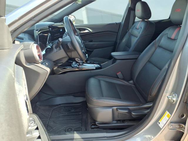 Used 2025 Chevrolet Trax RS w/ Driver Confidence Package FWD image 19