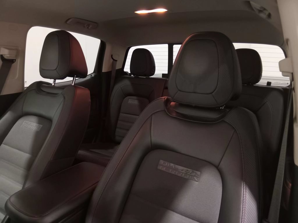 Used 2017 GMC Canyon SLE w/ All Terrain Package AWD/4WD image 15