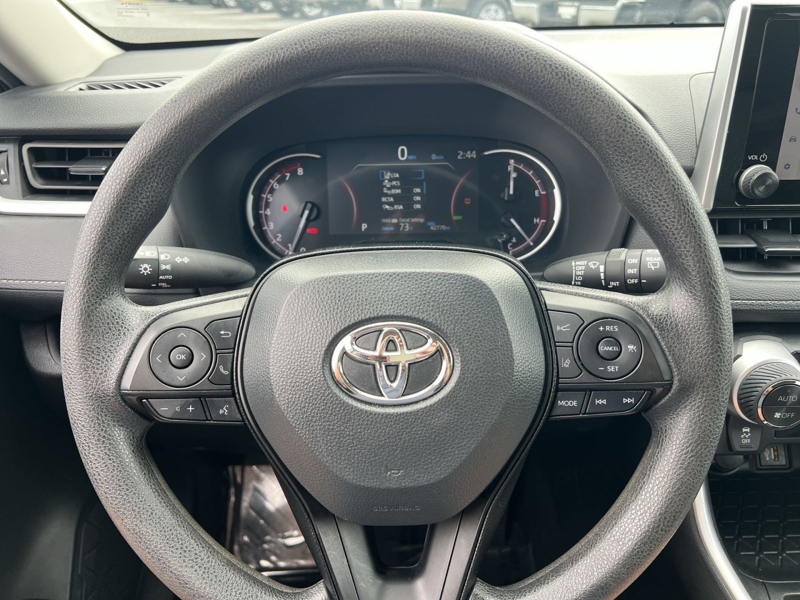Used 2025 Toyota RAV4 XLE FWD image 16