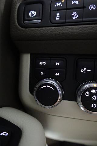 Used 2021 GMC Yukon XL Denali w/ Denali Premium Package AWD/4WD image 35