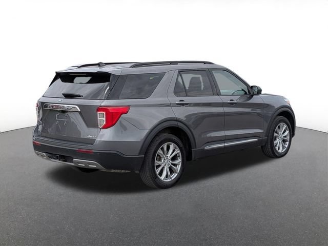Certified 2023 Ford Explorer XLT w/ Equipment Group 202A AWD/4WD image 3