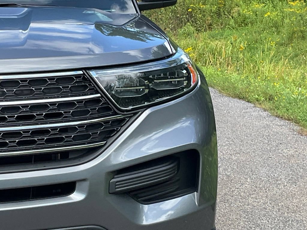 Certified 2022 Ford Explorer XLT w/ Class IV Trailer Tow Package AWD/4WD image 2
