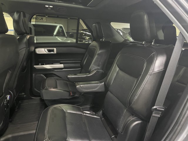 Certified 2022 Ford Explorer Limited w/ Limited Technology Package AWD/4WD image 17