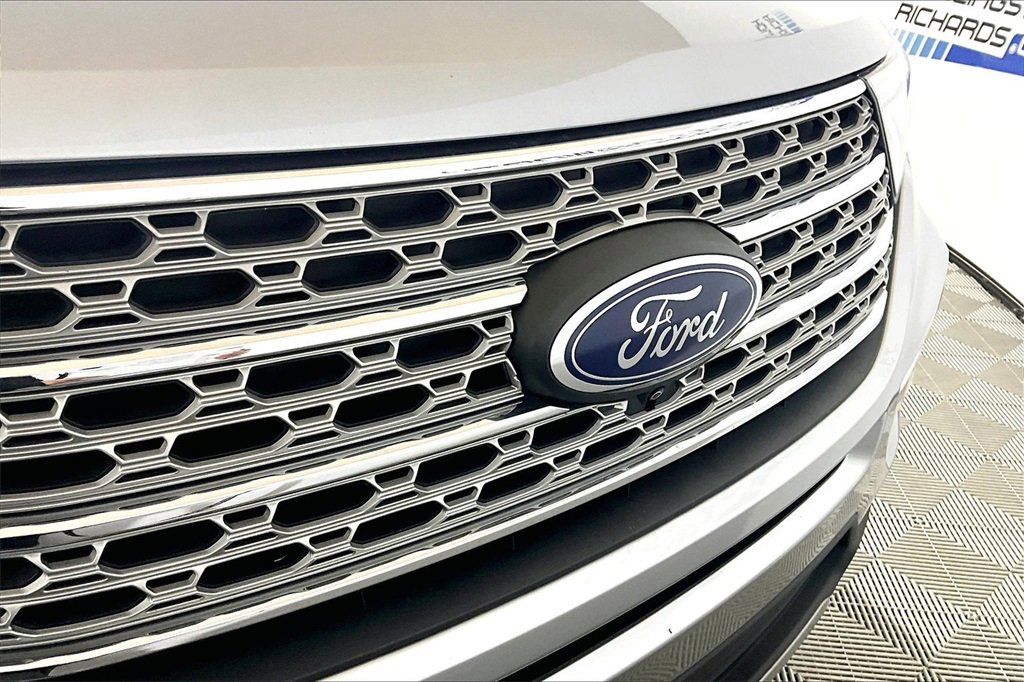 Certified 2024 Ford Explorer Limited image 24