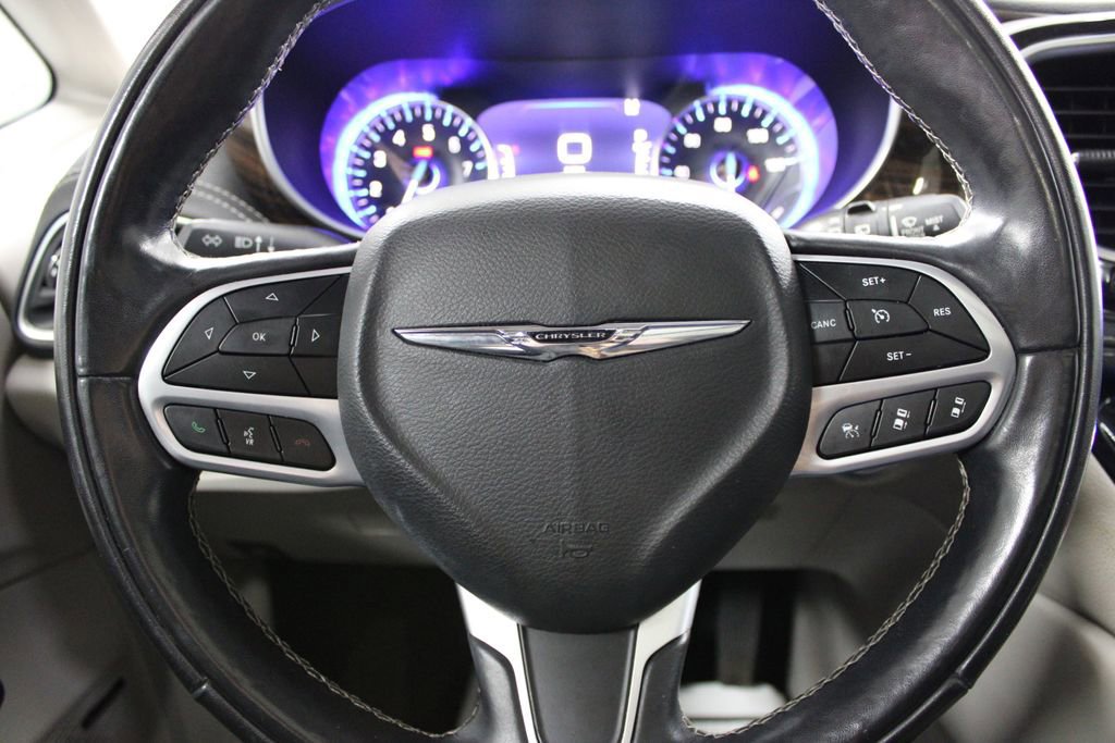 Used 2022 Chrysler Pacifica Limited image 43