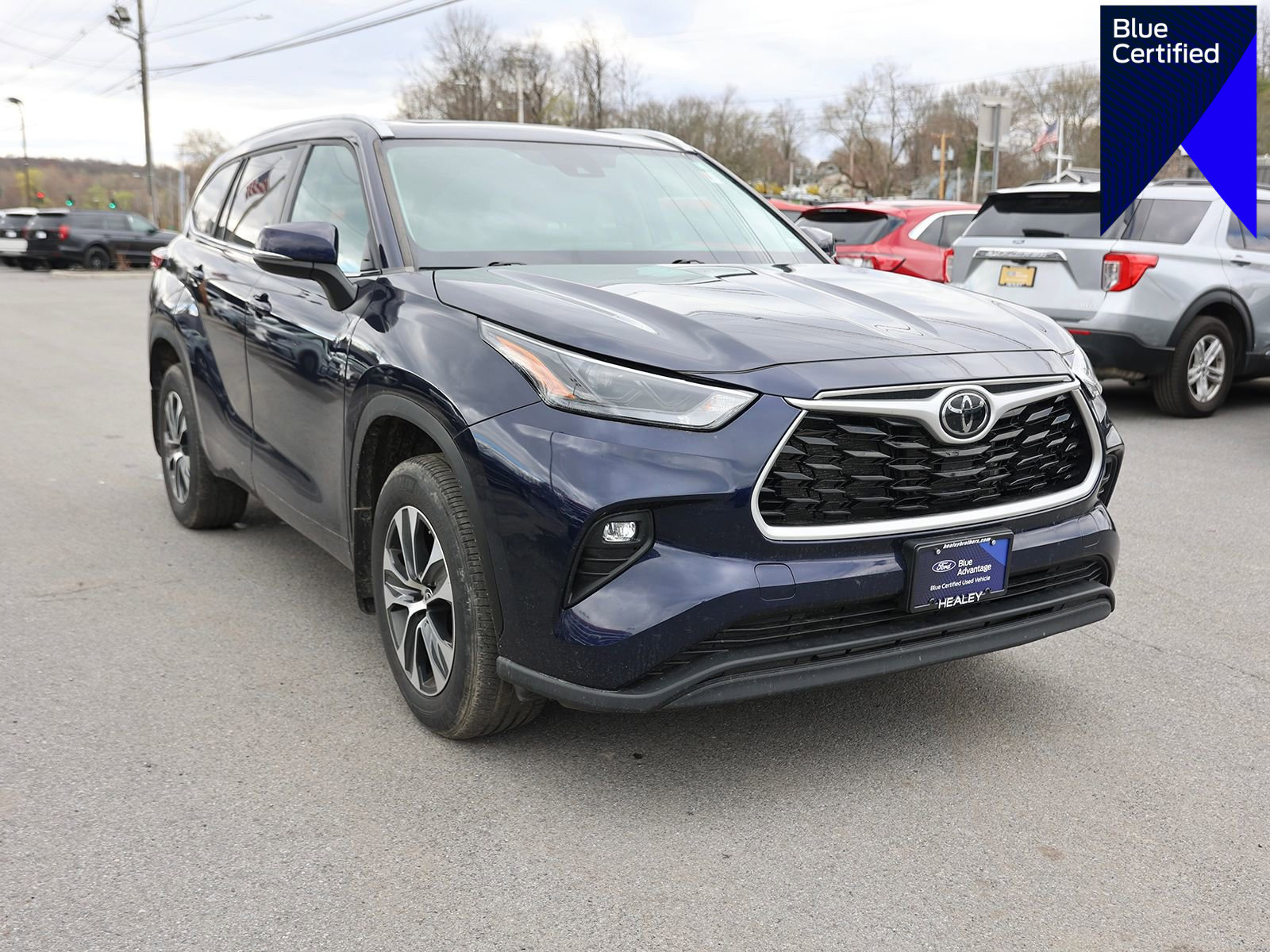 Used 2023 Toyota Highlander XLE AWD/4WD image 1