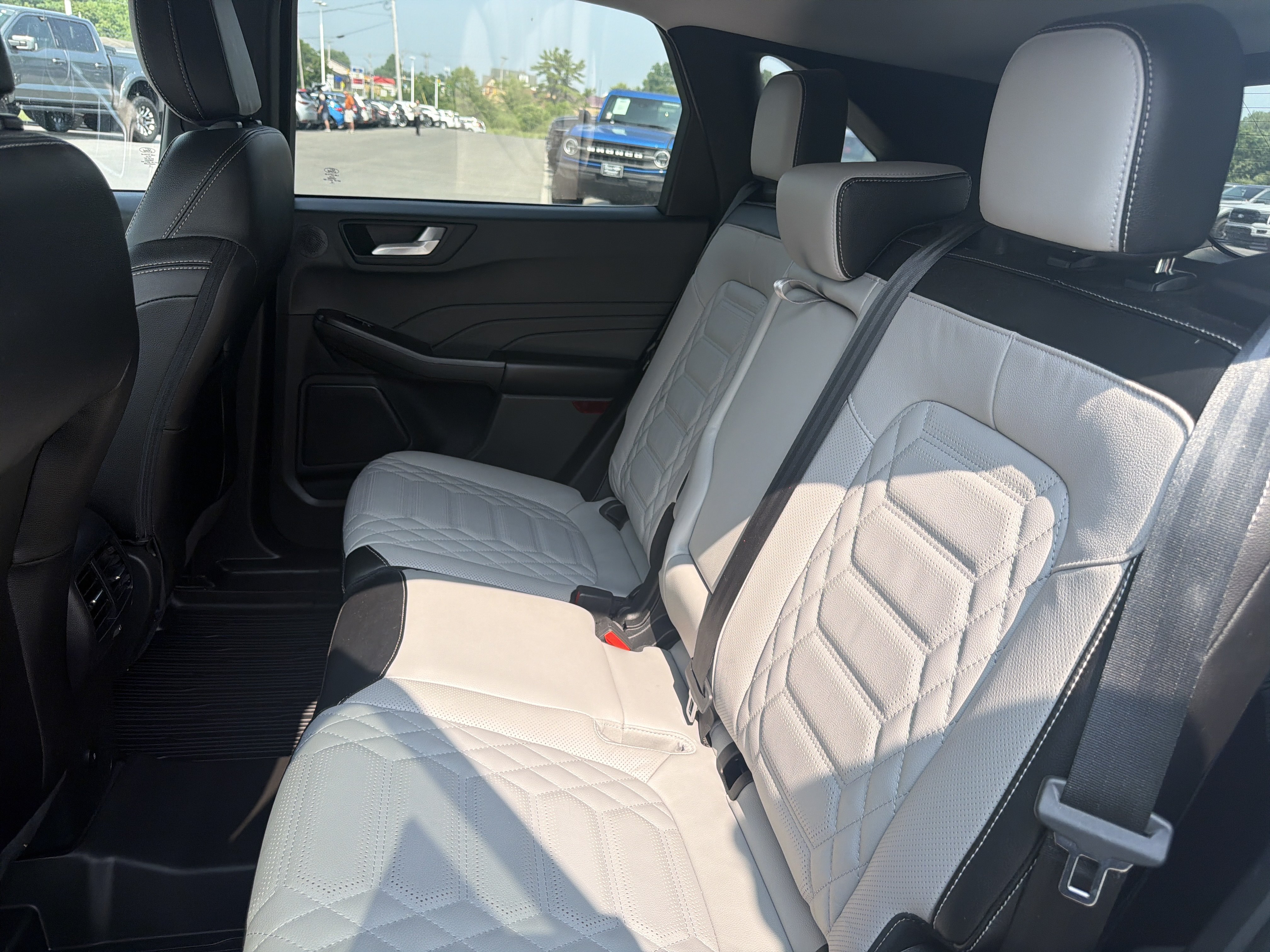 Certified 2023 Ford Escape SE w/ PHEV Premium Package FWD image 13